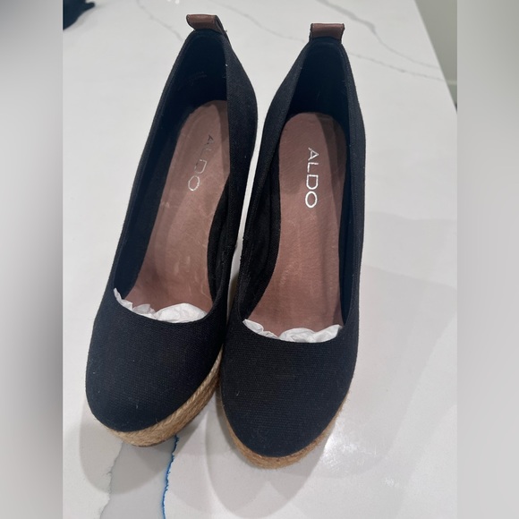 Womens closed toe heels by Aldo - Picture 1 of 3